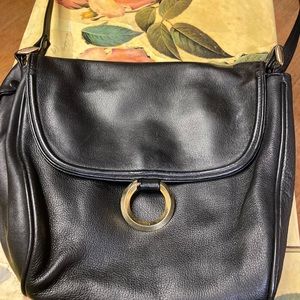 Classic Black Leather Giani Bernini Shoulder Bag Purse with Gold Accent